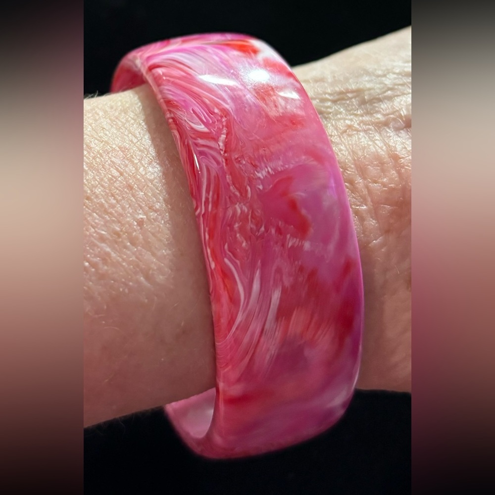 Multi Colored Chunky Acrylic Bangle Bracelet 8.5" Diameter Previously Owned - Picture 3 of 3
